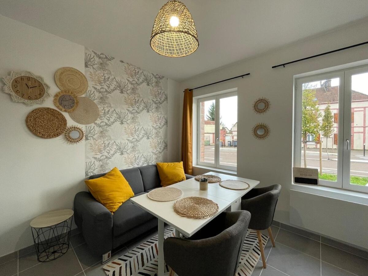 Le Familial Proche Gare Apartment Sens Bagian luar foto